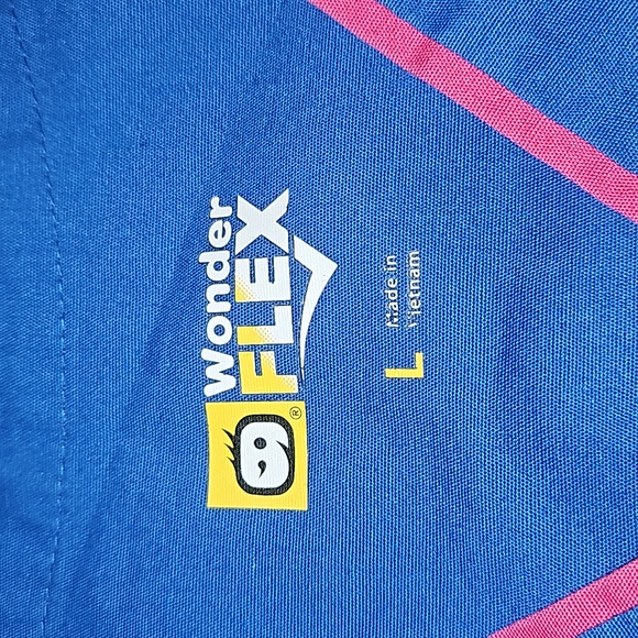 Blue scrub top - Picture 4 of 4